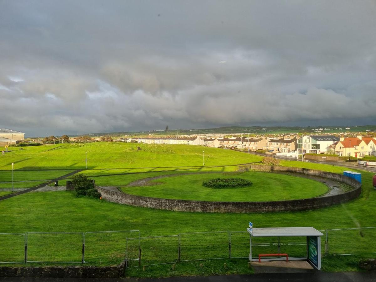 1 West Beach - Dog Friendly - Portrush By The Sea Exterior photo