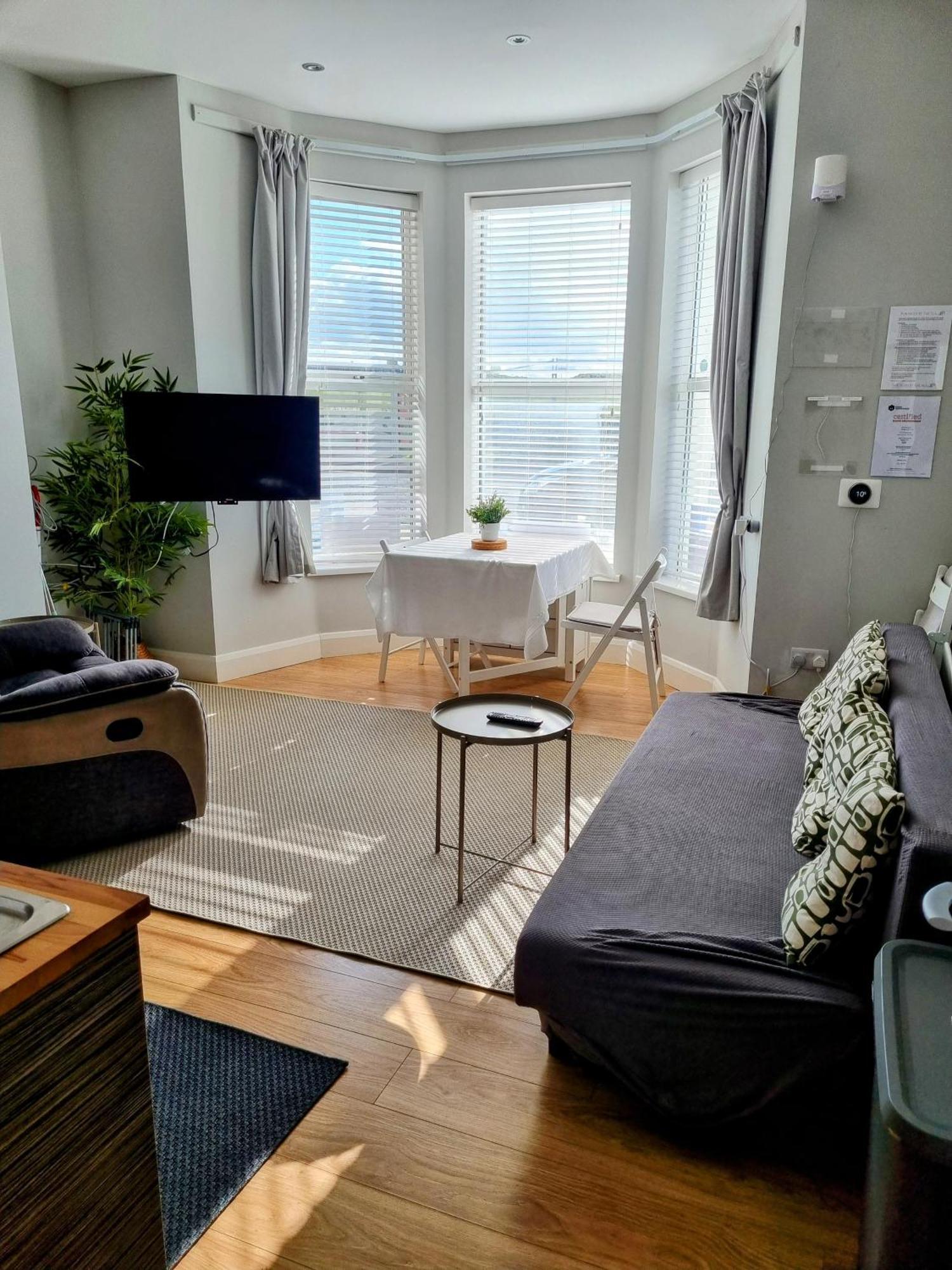 1 West Beach - Dog Friendly - Portrush By The Sea Exterior photo